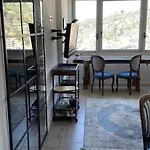 Casamore Privacy E Panorama Comodo A Tutti I Servizi Silenzioso Posto Auto E Box Per Auto Piccole E Moto, Si Accede Attraverso Scale