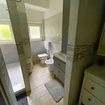 Casamore Privacy E Panorama Comodo A Tutti I Servizi Silenzioso Posto Auto E Box Per Auto Piccole E Moto, Si Accede Attraverso Scale