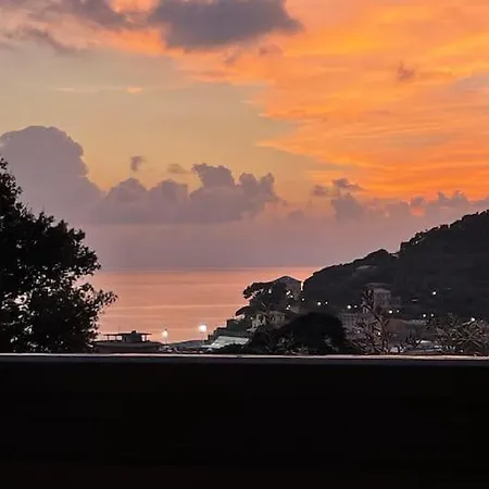 Apartamento Casamore Privacy E Panorama Comodo A Tutti I Servizi Silenzioso Posto Auto E Box Per Auto Piccole E Moto, Si Accede Attraverso Scale