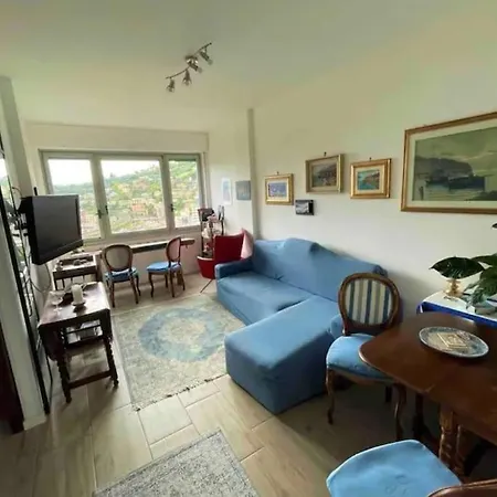 Casamore Privacy E Panorama Comodo A Tutti I Servizi Silenzioso Posto Auto E Box Per Auto Piccole E Moto, Si Accede Attraverso Scale Apartamento