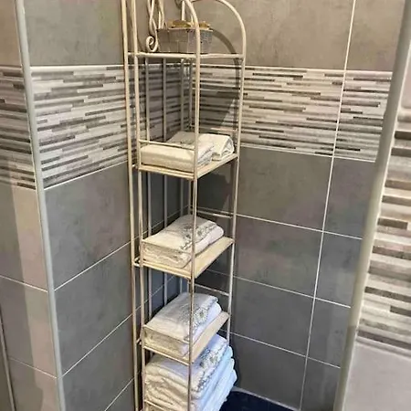 Apartamento Casamore Privacy E Panorama Comodo A Tutti I Servizi Silenzioso Posto Auto E Box Per Auto Piccole E Moto, Si Accede Attraverso Scale Recco