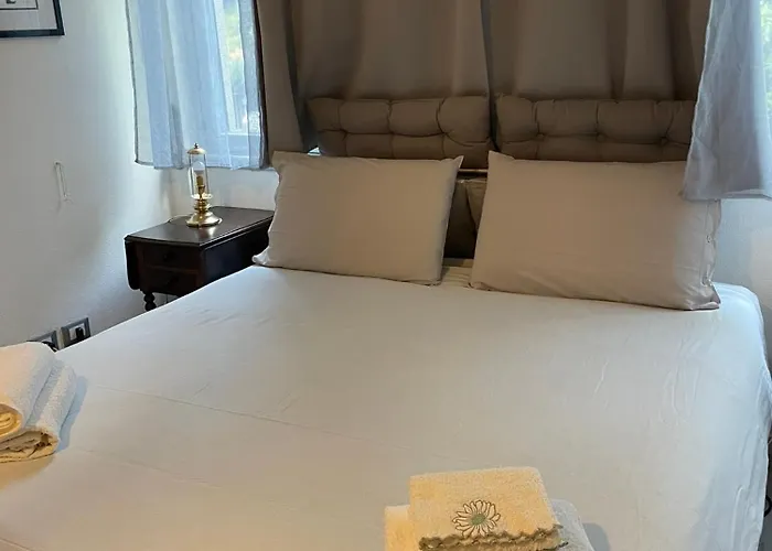 Casamore Privacy E Panorama Comodo A Tutti I Servizi Silenzioso Posto Auto E Box Per Auto Piccole E Moto, Si Accede Attraverso Scale Apartment
