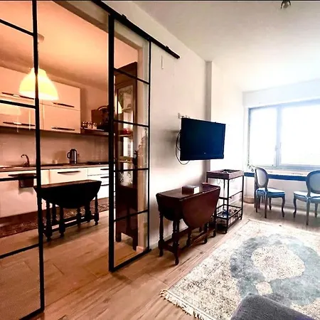 Casamore Privacy E Panorama Comodo A Tutti I Servizi Silenzioso Posto Auto E Box Per Auto Piccole E Moto, Si Accede Attraverso Scale *