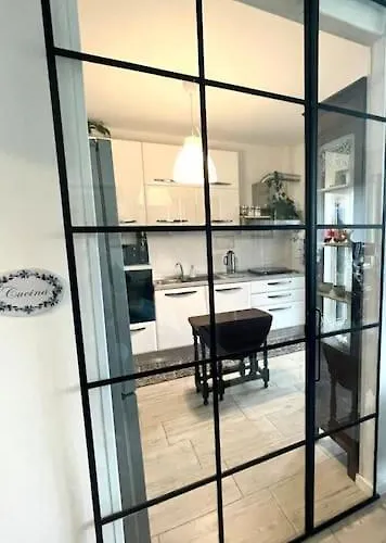 Casamore Privacy E Panorama Comodo A Tutti I Servizi Silenzioso Posto Auto E Box Per Auto Piccole E Moto, Si Accede Attraverso Scale Lägenhet