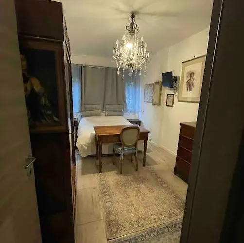 Casamore Privacy E Panorama Comodo A Tutti I Servizi Silenzioso Posto Auto E Box Per Auto Piccole E Moto, Si Accede Attraverso Scale * Recco