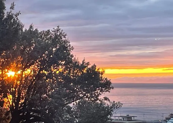 Lägenhet Casamore Privacy E Panorama Comodo A Tutti I Servizi Silenzioso Posto Auto E Box Per Auto Piccole E Moto, Si Accede Attraverso Scale Recco