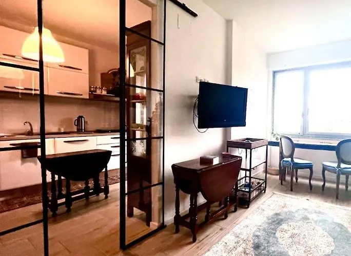 Casamore Privacy E Panorama Comodo A Tutti I Servizi Silenzioso Posto Auto E Box Per Auto Piccole E Moto, Si Accede Attraverso Scale *