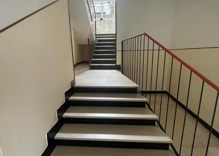 Casamore Privacy E Panorama Comodo A Tutti I Servizi Silenzioso Posto Auto E Box Per Auto Piccole E Moto, Si Accede Attraverso Scale Lägenhet *