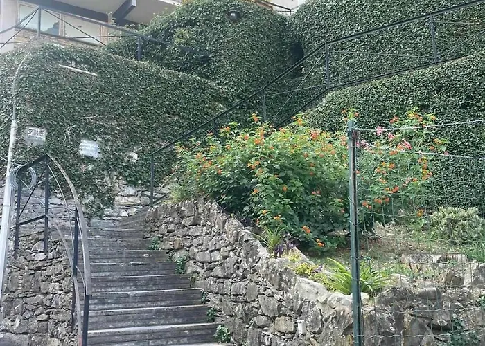 Casamore Privacy E Panorama Comodo A Tutti I Servizi Silenzioso Posto Auto E Box Per Auto Piccole E Moto, Si Accede Attraverso Scale Lägenhet